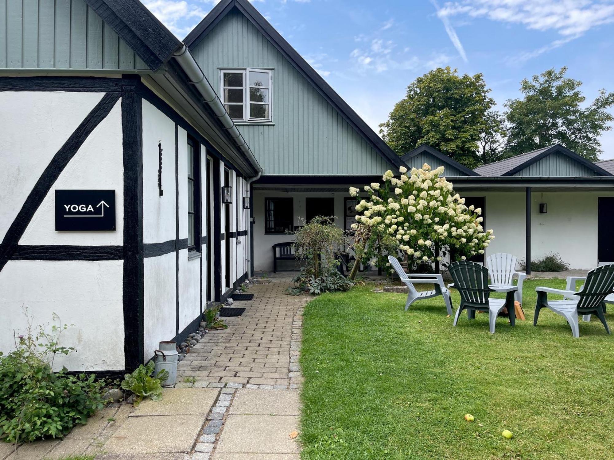 Kirsebaerkroen - The Inn Between Præstø Kültér fotó
